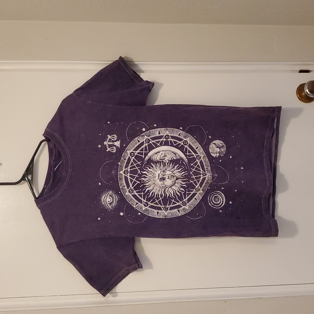Sun and moon 100% cotton women's size small purple and white short sleeved shirt